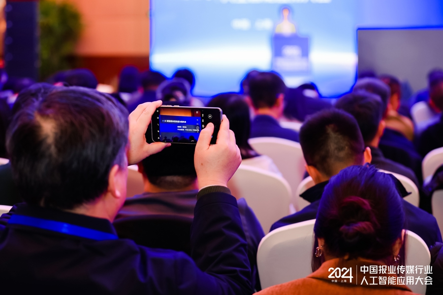 记者们别慌！AI新闻崭露头角，但这些技能它还没学会